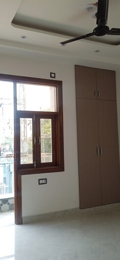 2.5 BHK Apartment For Sale in Dashrath Puri