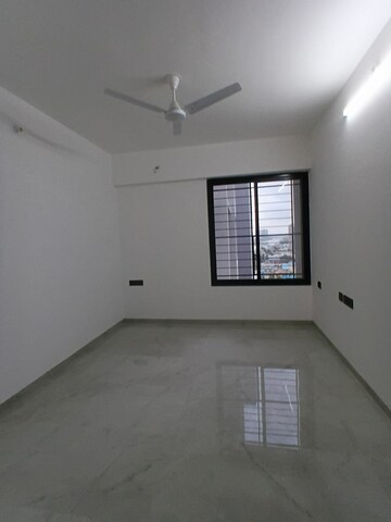 Room in 2 BHK Apartment at Unique Youtopia, Kharadi – for Rent