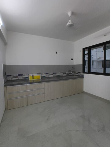 Room in 2 BHK Apartment at Unique Youtopia, Kharadi – for Rent