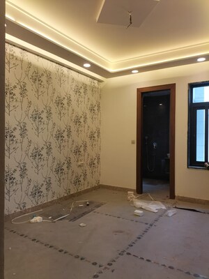 Room in 3 BHK Builder Floor at Sector 28 – for Rent