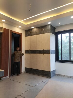 Room in 3 BHK Builder Floor at Sector 28 – for Rent