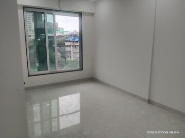 Room in 1 BHK Apartment at Oxford Navrang Crystal, Goregaon West – for Sale