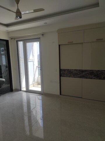 Building Lobby in 4 BHK Builder Floor at Surya CGHS, Sector 43 – for Rent