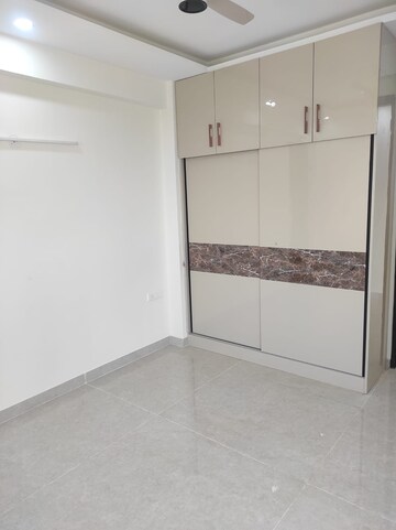 Room in 4 BHK Builder Floor at Surya CGHS, Sector 43 – for Rent