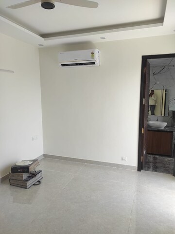 Room in 4 BHK Builder Floor at Surya CGHS, Sector 43 – for Rent
