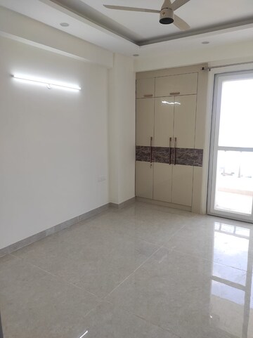 Room in 4 BHK Builder Floor at Surya CGHS, Sector 43 – for Rent