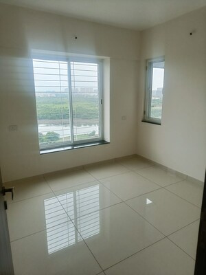 Room in 2 BHK Apartment at Kharadi – for Rent