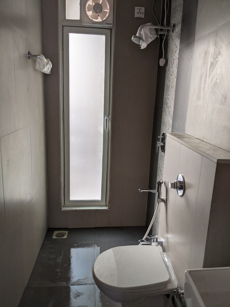 Bathroom, puraniks-tokyo-bay 1 Bedroom 450 Sq.Ft. Apartment In Kasarvadavali Thane 9291731