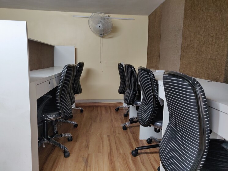 Team Area, malad west Commercial Office Space 655 Sq.Ft. In Malad West Mumbai 9291775