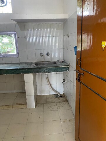 Kitchen in 2.5 BHK Apartment at Mayur Vihar – for Rent