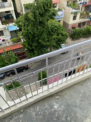 Balcony in 2.5 BHK Apartment at Mayur Vihar – for Rent