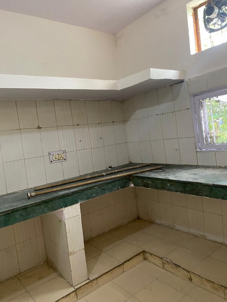 Kitchen, mayur vihar 2.5 Bedroom 750 Sq.Ft. Apartment In Mayur Vihar Delhi 9291780