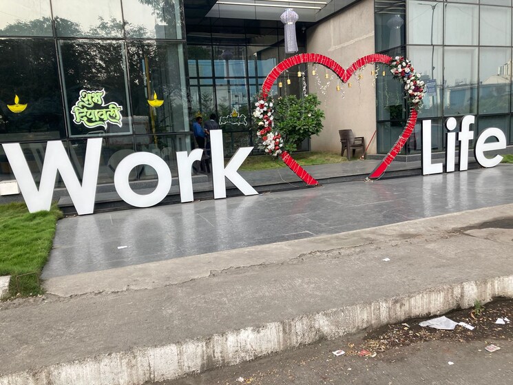  Parking, emperia-c2 Commercial Office Space 1001 Sq.Ft. In Turbhe Navi Mumbai 9291787