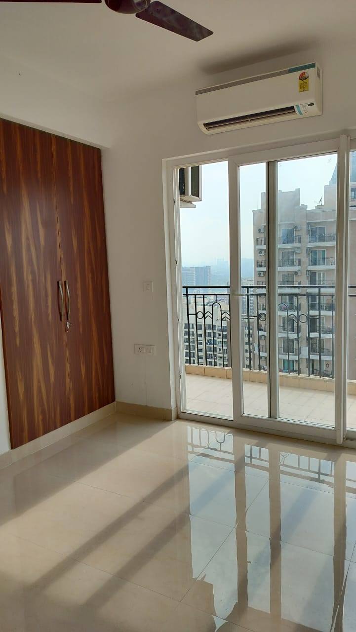 3 BHK + Servant Room Apartment For Rent in ATS Nobility