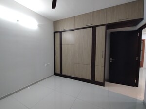 Room in 3 BHK Apartment at Rajapushpa Provincia, Narsingi – for Rent