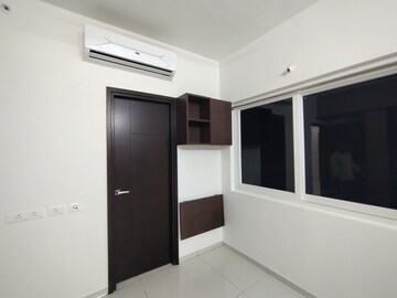 Room in 3 BHK Apartment at Rajapushpa Provincia, Narsingi – for Rent