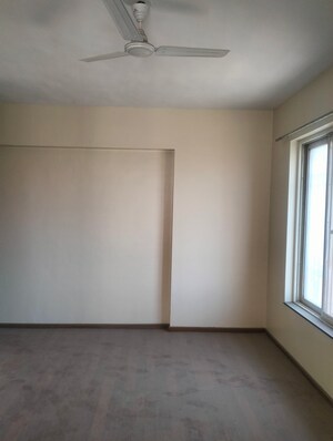 Room in 2 BHK Apartment at Manikchand Malabar, Lulla Nagar – for Rent