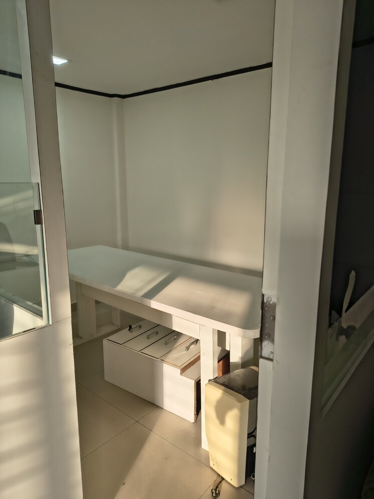 Team Area, runwal-centre Commercial Office Space 500 Sq.Ft. In Deonar Mumbai 9291867