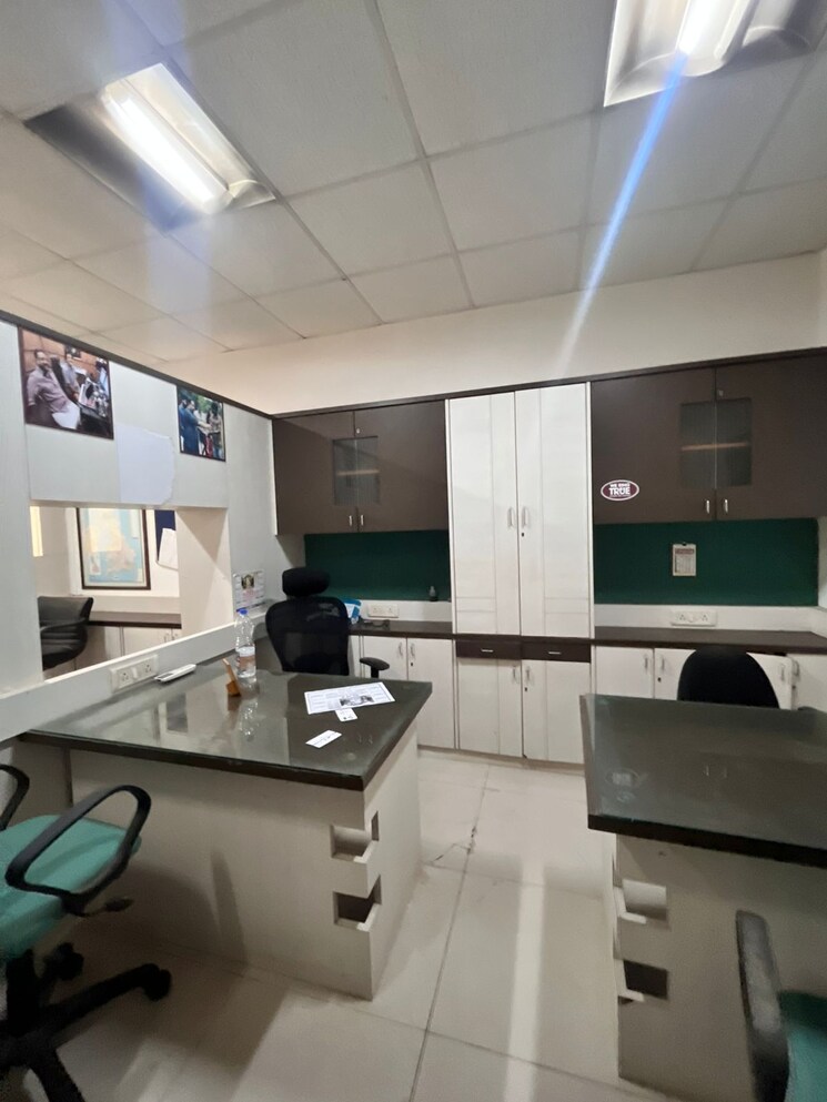 Team Area, andheri west Commercial Office Space 800 Sq.Ft. In Andheri West Mumbai 9291874