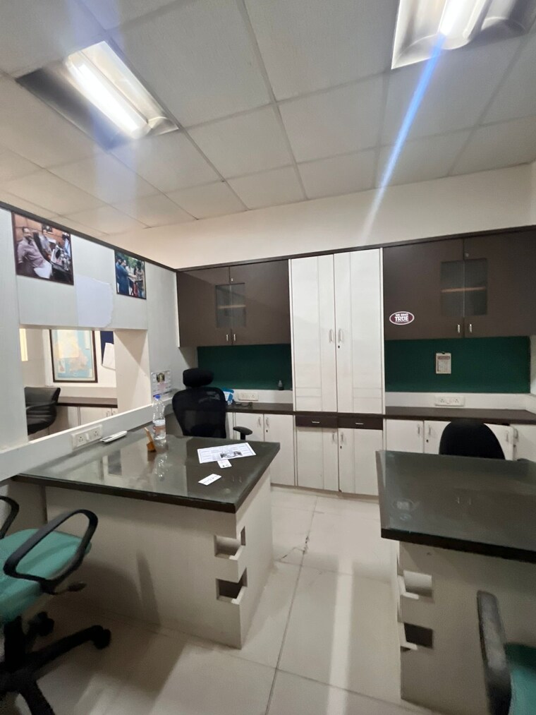 Team Area, andheri west Commercial Office Space 800 Sq.Ft. In Andheri West Mumbai 9291874