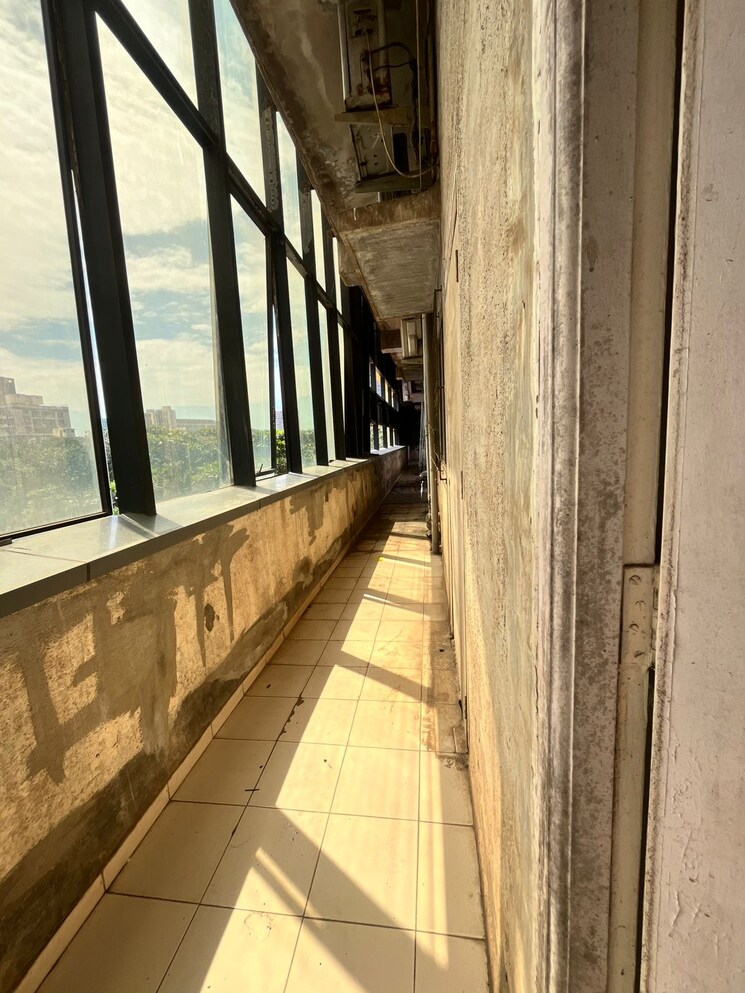 Balcony, andheri west Commercial Office Space 800 Sq.Ft. In Andheri West Mumbai 9291874