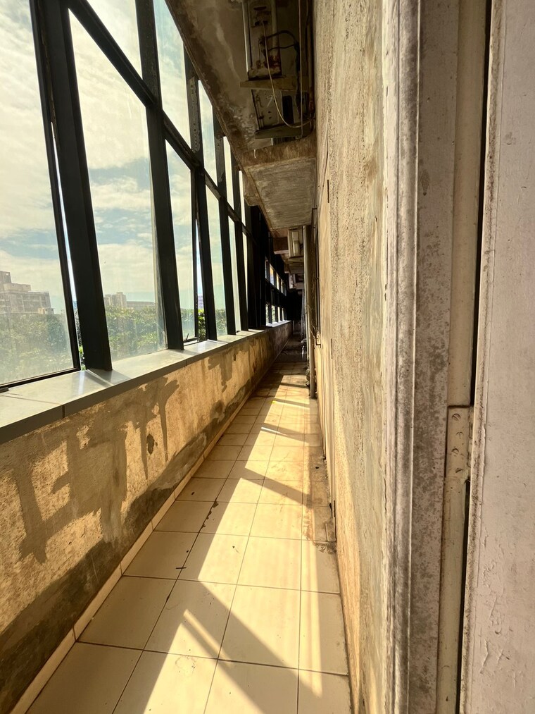 Balcony, andheri west Commercial Office Space 800 Sq.Ft. In Andheri West Mumbai 9291874