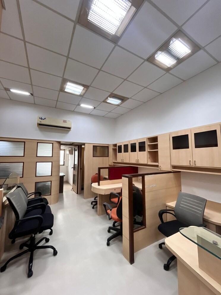 Team Area, andheri west Commercial Office Space 900 Sq.Ft. In Andheri West Mumbai 9291888