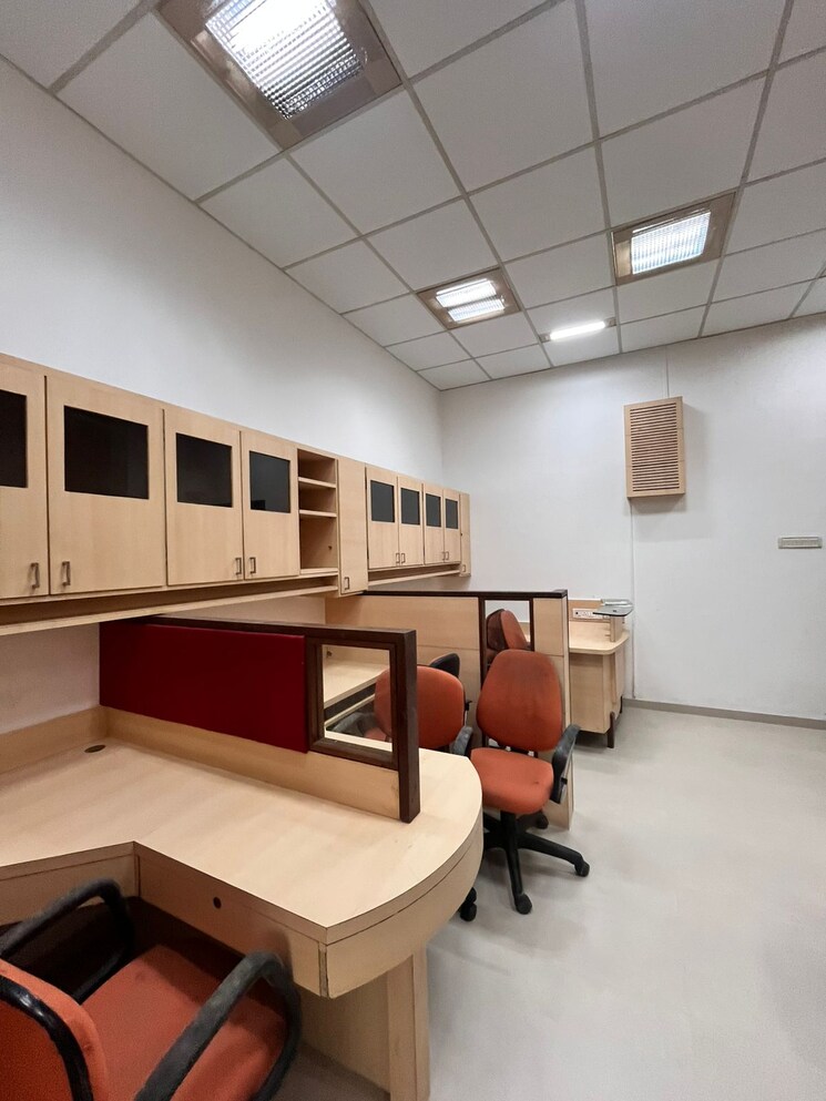 Team Area, andheri west Commercial Office Space 900 Sq.Ft. In Andheri West Mumbai 9291888