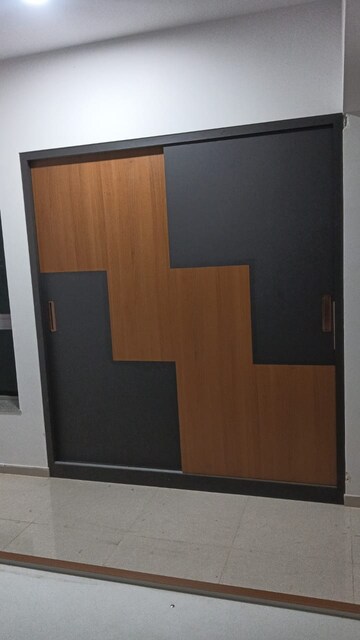 Furnished Amenities in 3 BHK Apartment at Kalpataru Immensa, Kolshet Road – for Rent