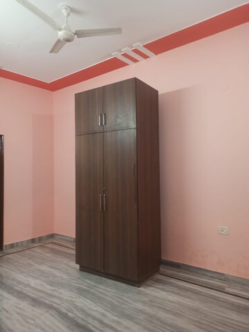 Room in 2 BHK Independent House at Sector 21d – for Rent