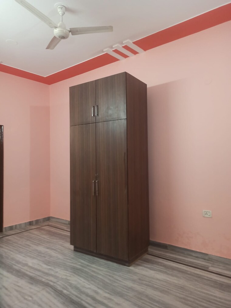 Room, sector 21d 2 Bedroom 1400 Sq.Ft. Independent House In Sector 21d Faridabad 9291920