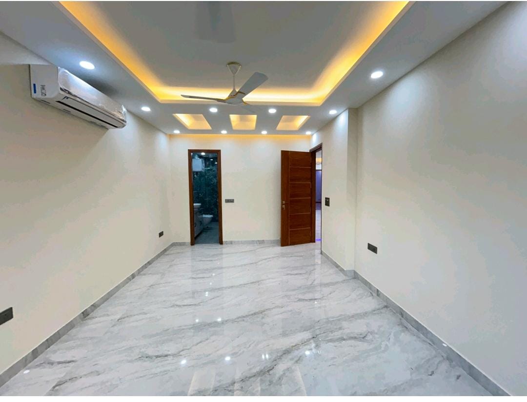 4 BHK + Study Room Builder Floor For Rent in Chittaranjan Park