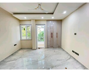 Room in 4 BHK Builder Floor at Chittaranjan Park – for Rent