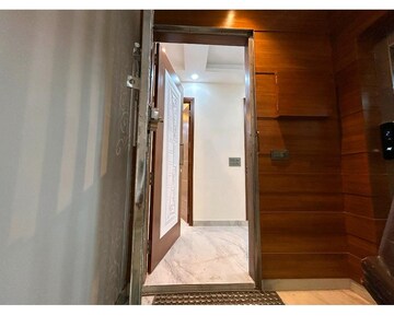 Building Lobby in 4 BHK Builder Floor at Chittaranjan Park – for Rent