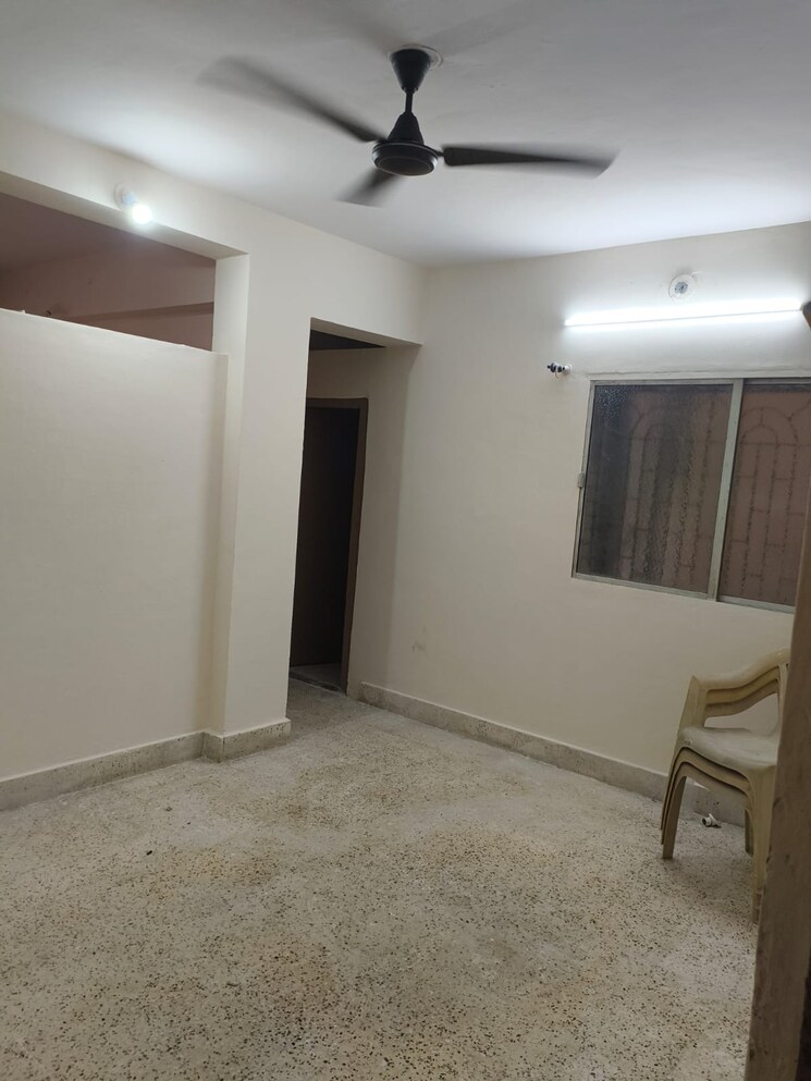 Room, anand mahal road 1 Bedroom 600 Sq.Ft. Apartment In Anand Mahal Road Surat 9291924