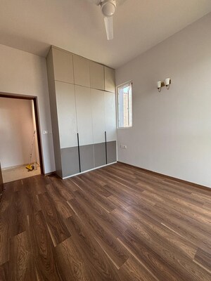 Room in 3 BHK Apartment at Conscient Hines Elevate, Sector 59 – for Rent