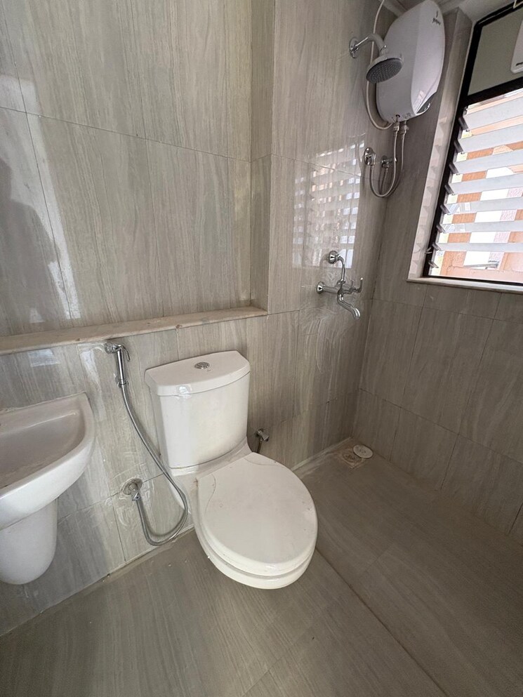 Bathroom, runwal-gardens-phase-2 2 Bedroom 674 Sq.Ft. Apartment In Dombivli East Thane 9291938