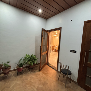 Room in 1 BHK Independent House at Gomti Nagar – for Rent