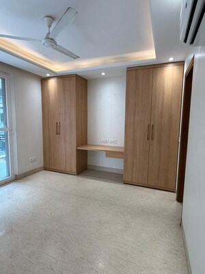 Room in 4 BHK Builder Floor at Saket – for Sale