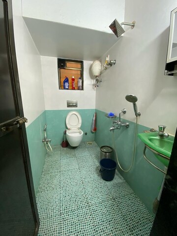 Team Area in 1 BHK Apartment at Goregaon West View CHS, Goregaon West – for Rent