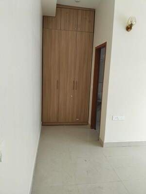 Room in 5 BHK Apartment at SS Linden, Sector 84 – for Rent