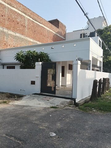 3.5 BHK Independent House For Rent in Jankipuram