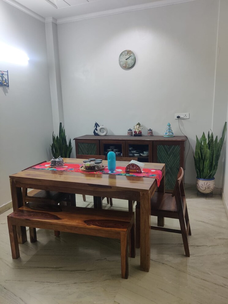 Bedroom, chittaranjan park 3 Bedroom 160 Sq.Yd. Builder Floor In Chittaranjan Park Delhi 9292057