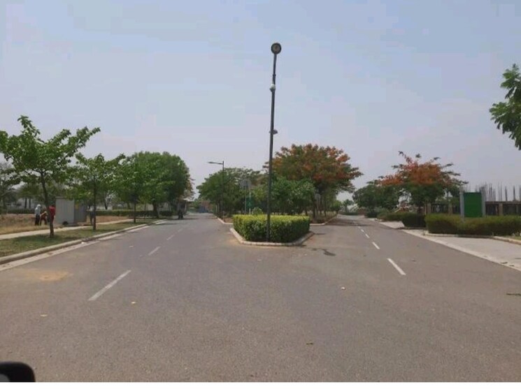 Garden, dlf-alameda  541 Sq.Yd. Plot In Sector 73 Gurgaon 9292059