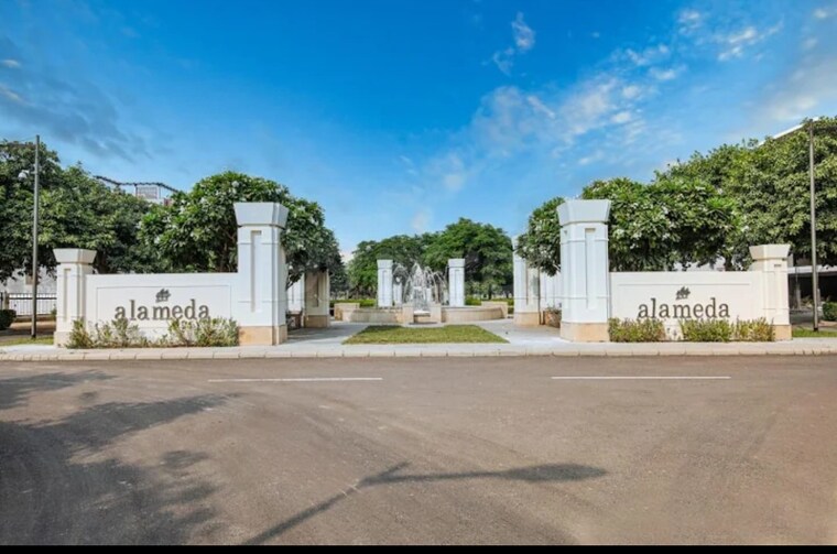 Exterior View, dlf-alameda  250 Sq.Yd. Plot In Sector 73 Gurgaon 9292061