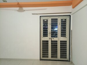 Room in 2 BHK Apartment at Pristine Greens, Moshi – for Rent