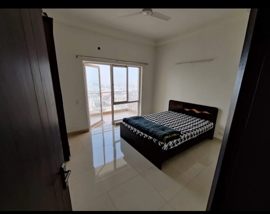 3 BHK + Servant Room Apartment For Sale in BPTP Freedom Park Life