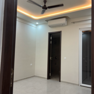 Building Lobby in 3 BHK Apartment at Smart World Orchard, Sector 61 – for Rent