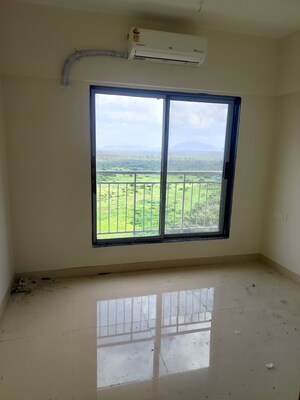 Room in 1 BHK Apartment at Haware Amara, Vikhroli East – for Rent