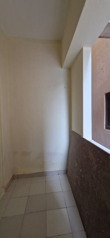 Room in 3 BHK Builder Floor at Kondapur – for Rent